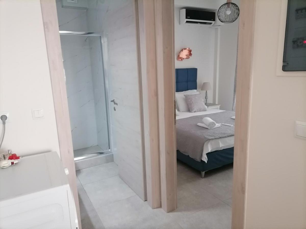 Petrani Suite 1 Néa Péramos Kültér fotó
