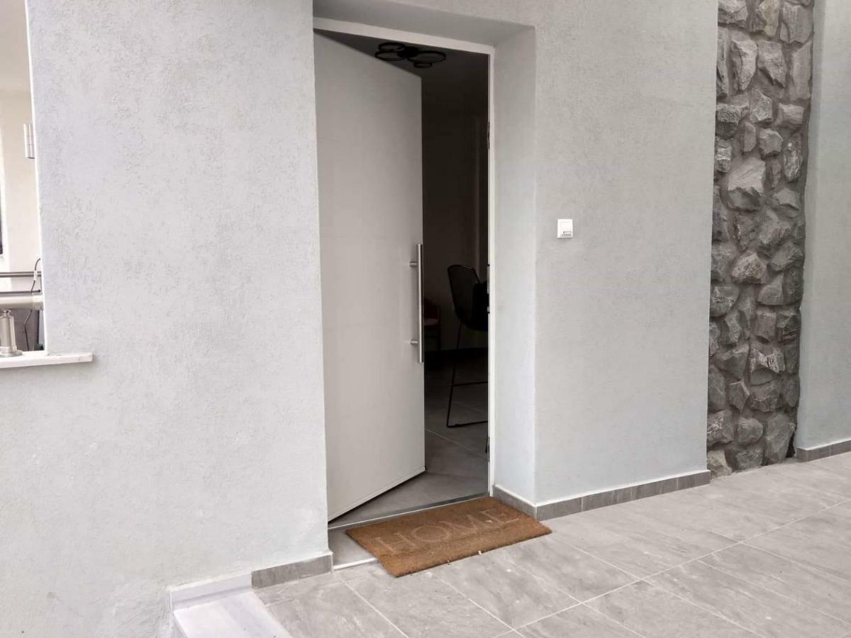 Petrani Suite 1 Néa Péramos Kültér fotó