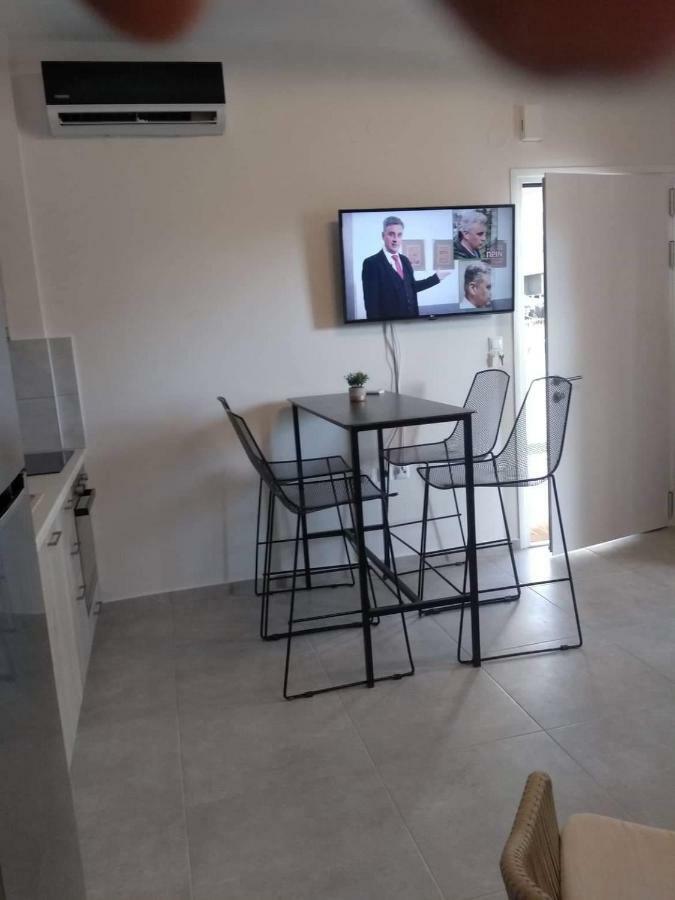Petrani Suite 1 Néa Péramos Kültér fotó
